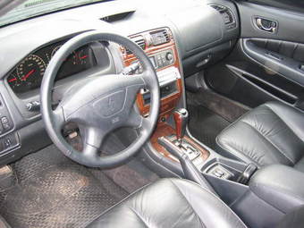 2002 Mitsubishi Galant Photos