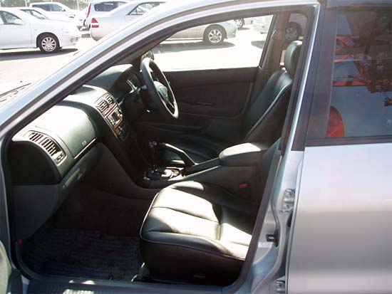 2002 Mitsubishi Galant Photos