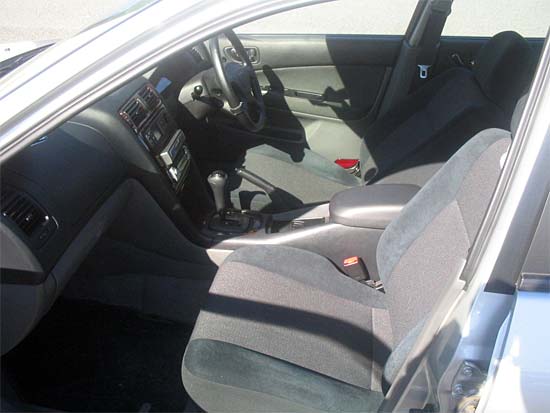 2002 Mitsubishi Galant Photos