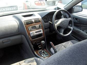 2002 Mitsubishi Galant Pics