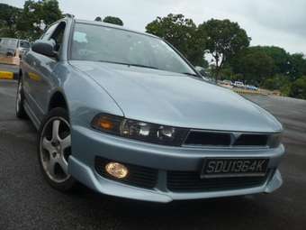 2002 Mitsubishi Galant Photos