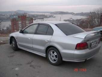 2002 Mitsubishi Galant Photos