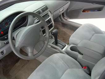 2002 Mitsubishi Galant Photos
