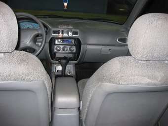 2002 Mitsubishi Galant Photos