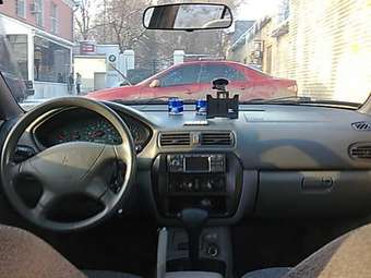2002 Mitsubishi Galant Photos