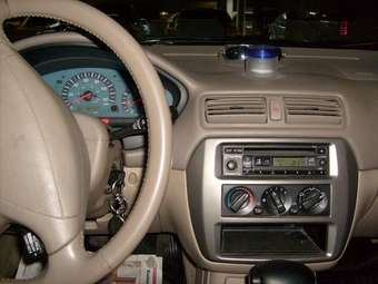 2002 Mitsubishi Galant Photos