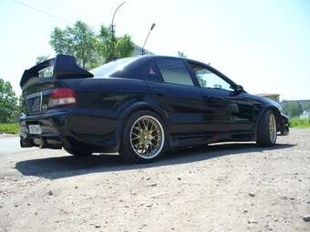 2002 Mitsubishi Galant Pictures