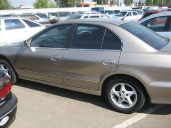 2002 Mitsubishi Galant Pictures