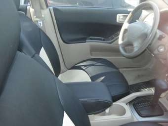 2002 Mitsubishi Galant Photos