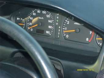 2002 Mitsubishi Galant Photos