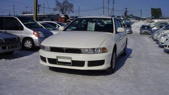 2002 Mitsubishi Galant Photos