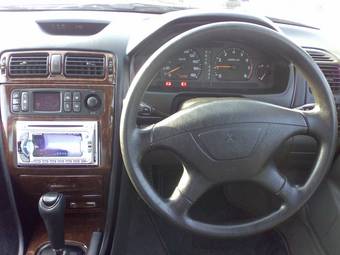 2002 Mitsubishi Galant Images