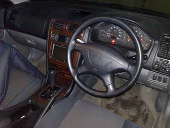 2002 Mitsubishi Galant Pictures