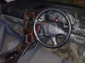 2002 Mitsubishi Galant Photos