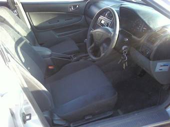 2002 Mitsubishi Galant Photos