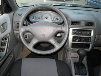 2002 Mitsubishi Galant Photos