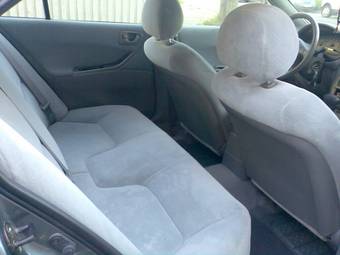 2002 Mitsubishi Galant Pictures