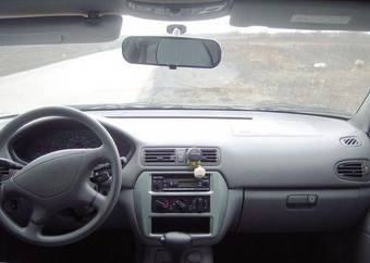 2002 Mitsubishi Galant Photos