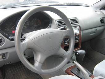 2002 Mitsubishi Galant Pictures