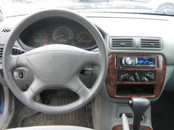 2002 Mitsubishi Galant Pictures