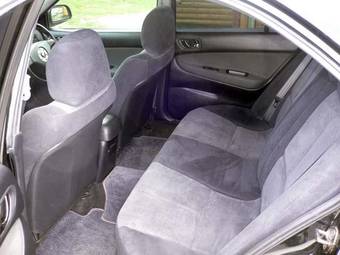 2002 Mitsubishi Galant Images