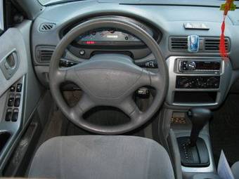 2002 Mitsubishi Galant Pictures