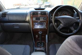 2002 Mitsubishi Galant Pictures