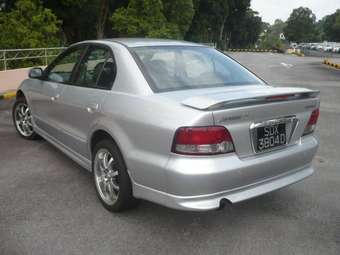 2003 Mitsubishi Galant Photos