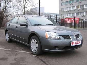 2003 Mitsubishi Galant Photos