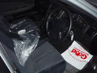 2003 Mitsubishi Galant Photos