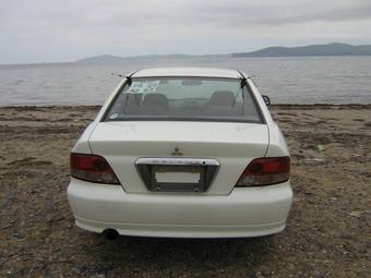 2003 Mitsubishi Galant Pics