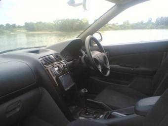 2003 Mitsubishi Galant Photos