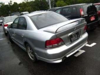 2004 Mitsubishi Galant Photos