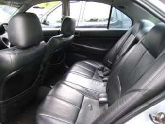 2004 Mitsubishi Galant Photos