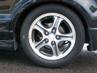 2004 Mitsubishi Galant Pictures