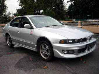 2004 Mitsubishi Galant Photos