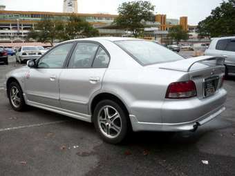 2004 Mitsubishi Galant Photos