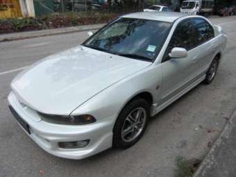 2004 Mitsubishi Galant Photos