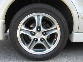 2004 Mitsubishi Galant Pictures