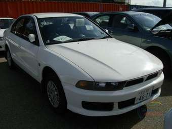 2004 Mitsubishi Galant Photos