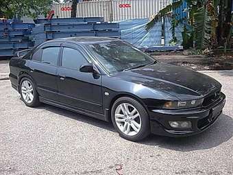 2004 Mitsubishi Galant Photos