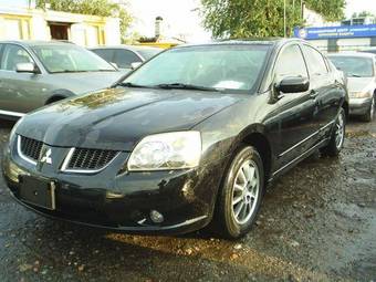 2004 Mitsubishi Galant Photos