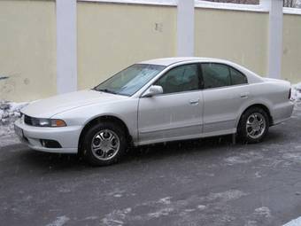 2004 Mitsubishi Galant Photos