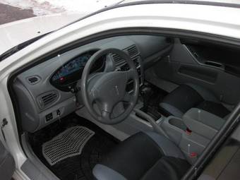 2004 Mitsubishi Galant Pictures