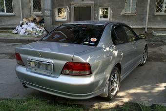2004 Mitsubishi Galant Photos