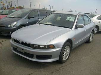 2004 Mitsubishi Galant Photos