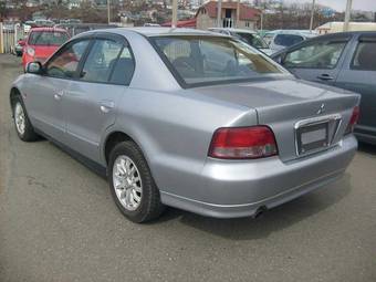 2004 Mitsubishi Galant Photos