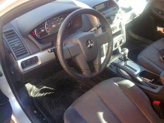 2004 Mitsubishi Galant Pictures