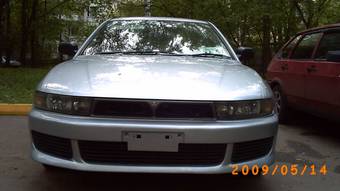 2004 Mitsubishi Galant Photos