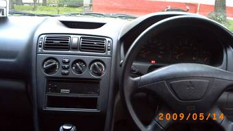 2004 Mitsubishi Galant Pictures